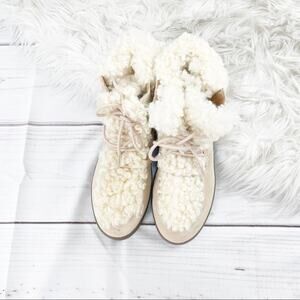 Vionic Women's Oak‎ Splendid Lace Up Winter & Rain Suede Boot in Sand Size 8